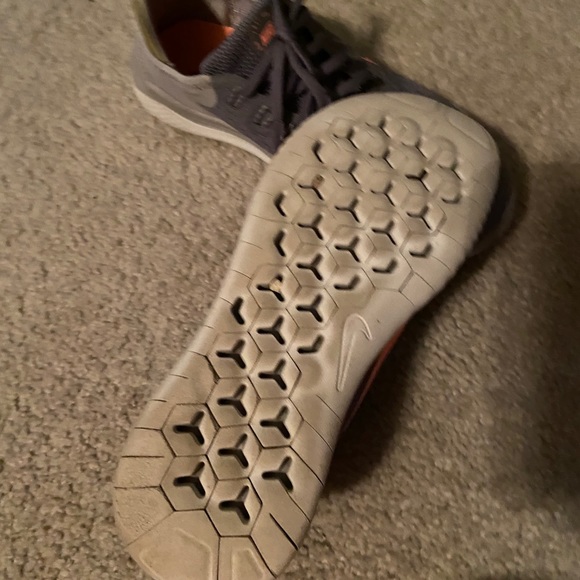 Nike Free Run Tennis Shoes - Picture 3 of 3